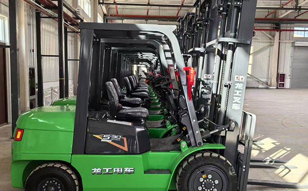 平凉叉车操作安全规范：避免事故的10个实用建议